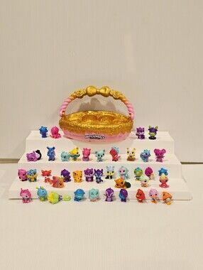 Hatchimals CollEGGtibles Easter Basket and Mini Figure Set